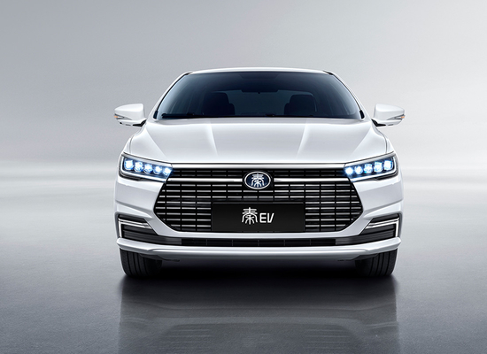 Chiếc xe bán chạy nhất của BYD là chiếc sedan gia đình chạy bằng điện hoàn toàn có phạm vi thực sự cực kỳ dài là 450km