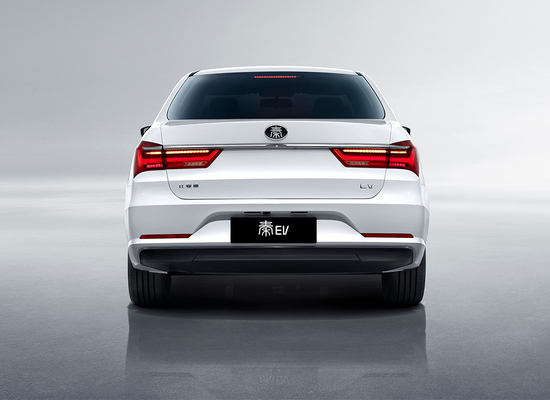 Chiếc xe bán chạy nhất của BYD là chiếc sedan gia đình chạy bằng điện hoàn toàn có phạm vi thực sự cực kỳ dài là 450km